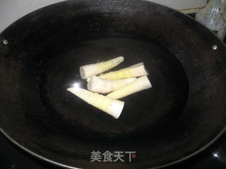 【湘菜】油焖双冬的做法步骤:2