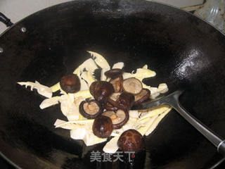 【湘菜】油焖双冬的做法步骤:5
