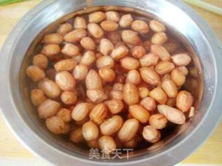 【湘菜】--麻辣花生米的做法步骤：2