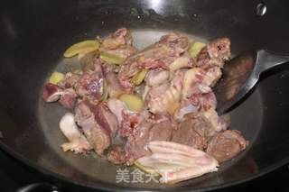 野味酒香炒番鸭的做法步骤：3