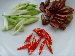 【湘菜】:腊肉炒老芋头的做法步骤:4