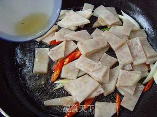 【湘菜】:腊肉炒老芋头的做法步骤:6