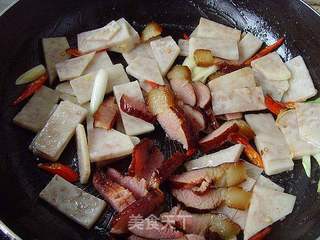 【湘菜】:腊肉炒老芋头的做法步骤:7