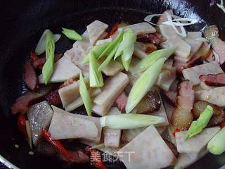 【湘菜】:腊肉炒老芋头的做法步骤:8