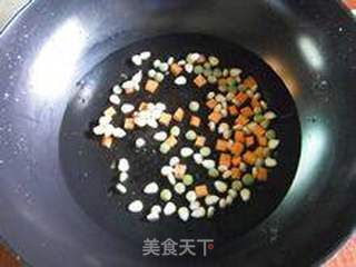 花样米饭(二)—向日葵蛋包饭的做法步骤:3