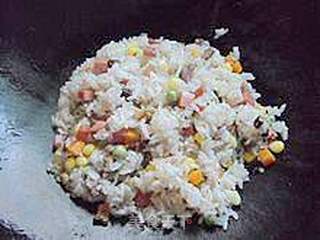 花样米饭(二)—向日葵蛋包饭的做法步骤:7