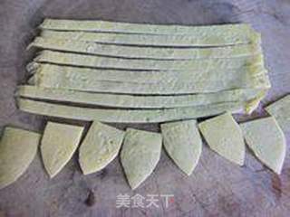 花样米饭(二)—向日葵蛋包饭的做法步骤:10