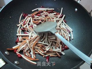 韭菜花炒香干的做法步骤:6