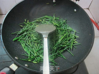 韭菜花炒香干的做法步骤：9