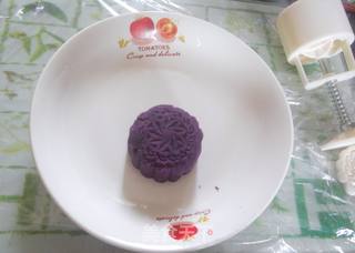 适合夏季吃的健康凉糕---紫薯豆沙糕的做法步骤：5