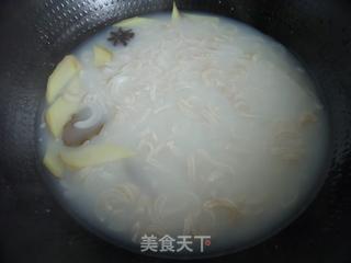 夏日里的爽口美容菜—水晶肉皮冻的做法步骤：8