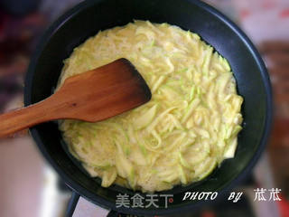 西葫芦蛋饼 (超详细超简单)的做法步骤:9