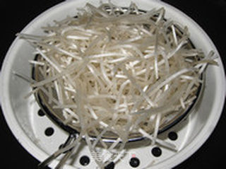 油泼豆莛的做法步骤:4