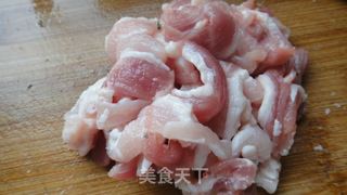蒲公英炒肉片的做法步骤：2