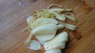 蒲公英炒肉片的做法步骤：4
