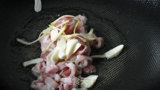 蒲公英炒肉片的做法步骤：5