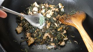蒲公英炒肉片的做法步骤：10