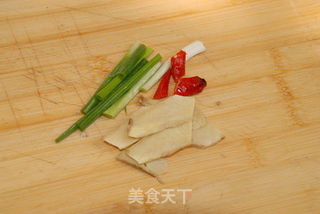 腐乳猪蹄的做法步骤:2