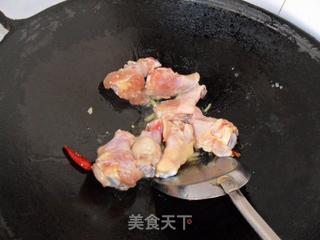 翅根焖土豆的做法步骤：4