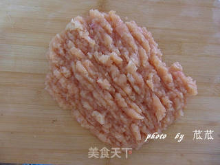 鸡肉丸子 (简单,美味)的做法步骤:2