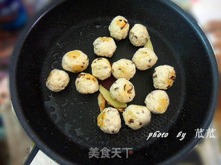 鸡肉丸子 (简单,美味)的做法步骤:12