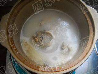 砂锅鲶鱼汤的做法步骤:6