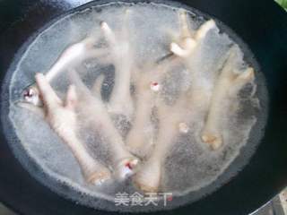 卤鸡爪的做法步骤：2