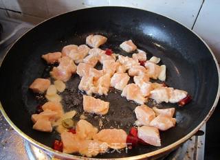 酸豆角炒鸡丁的做法步骤:7