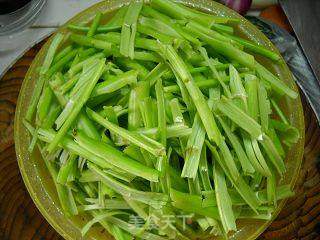 空心菜梗炒肉丝的做法步骤:2