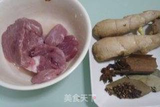 五香牛肉的做法步骤：1