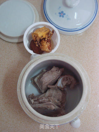 五指毛桃猪骨汤的做法步骤：3