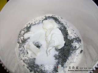 迎接中秋月饼热身@@黑白芝麻冰皮月饼的做法步骤:4