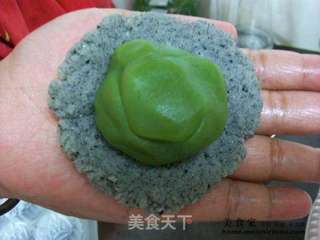 迎接中秋月饼热身@@黑白芝麻冰皮月饼的做法步骤:6