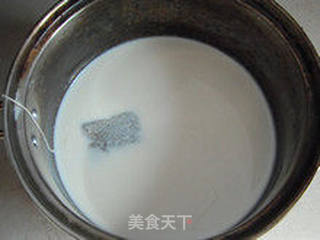 清凉解暑—仙草冻奶茶的做法步骤:3
