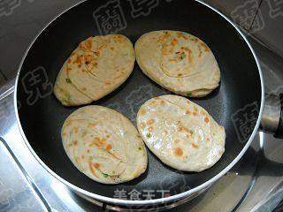 葱香酥油烧饼的做法步骤:12