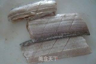 清蒸带鱼的做法步骤：2