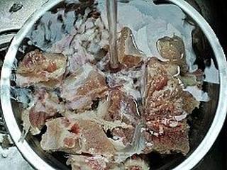 糖醋排骨(非油炸版）的做法步骤：1