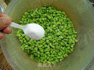 肉丁酸豆角（附酸豆角的制作）的做法步骤：4