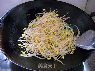 韭菜炒豆芽的做法步骤：6