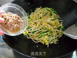 韭菜炒豆芽的做法步骤:8