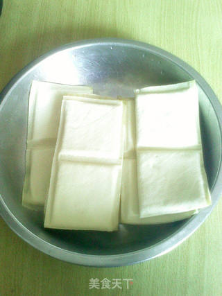 五香鲮鱼釀豆腐板的做法步骤：1
