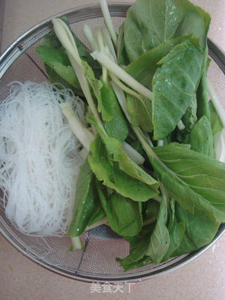 带子白菜汤粉的做法步骤:3