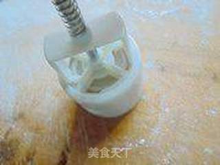 南瓜冰皮月饼的做法步骤:8