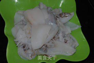 酸辣开胃的韩国泡菜炒墨鱼仔的做法步骤:2