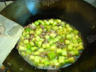 剩饭炒炒也很香【南瓜肉粒炒饭】的做法步骤:4