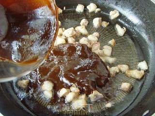 【炸酱面,花样做】:香菇肉酱面的做法步骤:6