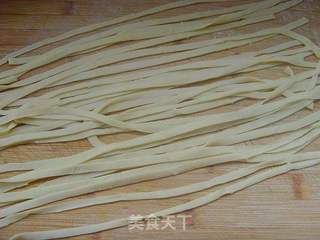 【炸酱面,花样做】:香菇肉酱面的做法步骤:12