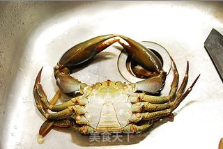 避风塘炒蟹的做法步骤：1