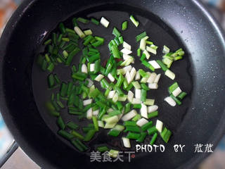 【炸酱面,花样做】 葱油豆丝炸酱面 (详细版)的做法步骤:7