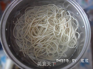 【炸酱面,花样做】 葱油豆丝炸酱面 (详细版)的做法步骤:15